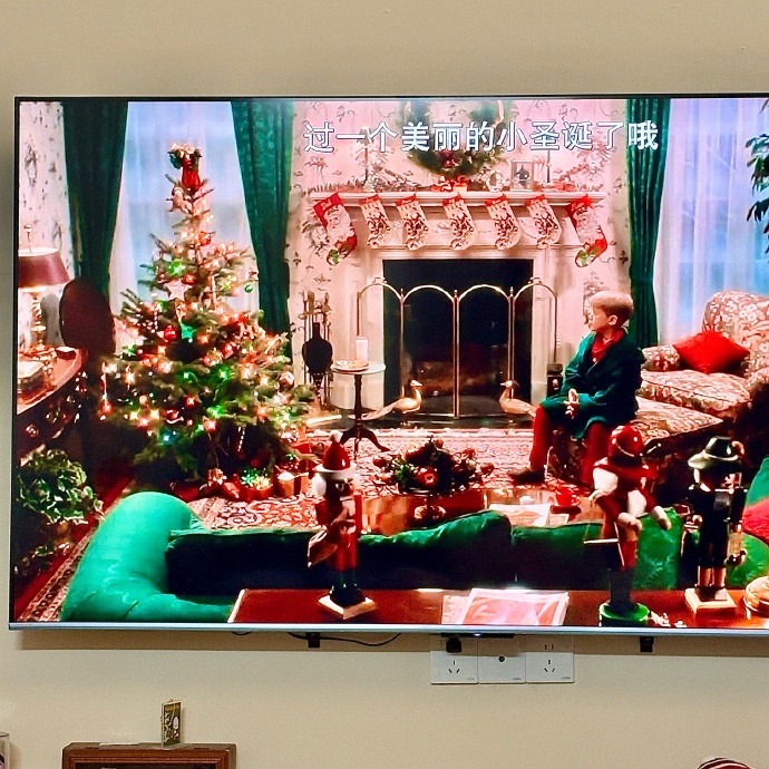 InkriptedOne's tweet photo. Spent the whole Sunday lazing on the couch, eating takeout and binging our favorite show with you https://t.co/rXrfSCp4fD