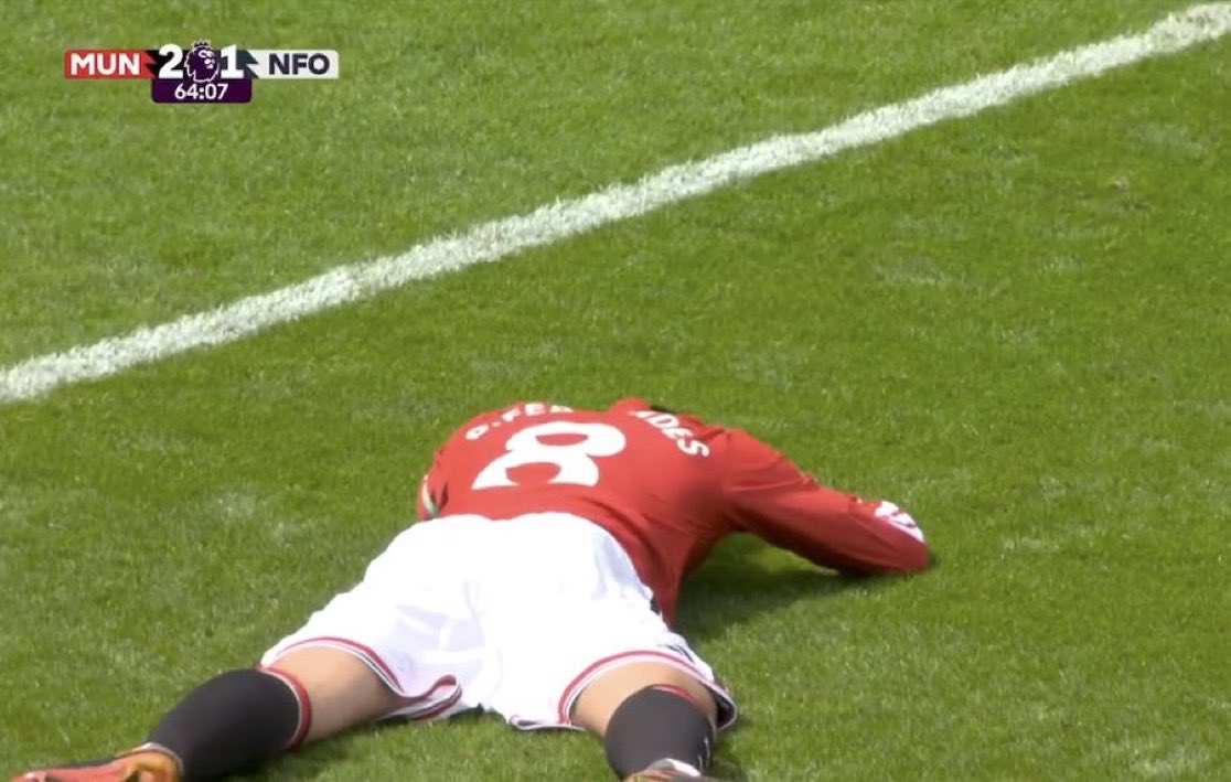 TheFergusonWay's tweet photo. 🚨 | Roy Keane:

" What did Bruno do after Mbeumo missed the chance? Went on the floor. Lovely. Lovely. WHY IS HE FALLING ON THE F***KING FLOOR?" HE WENT DOWN FOR HIMSELF. BANG ON."

"He wasn't DISAPPOINTED for the striker who was having a bit of a difficult spell and missed a couple of chances."

"He gets the asist and should have gone on to the striker to say, you were struggling a but and you stuck at it. Brilliant. It's like BRUNO, COME UP TO ME AND TOSS MY HAIR. LOVELY"