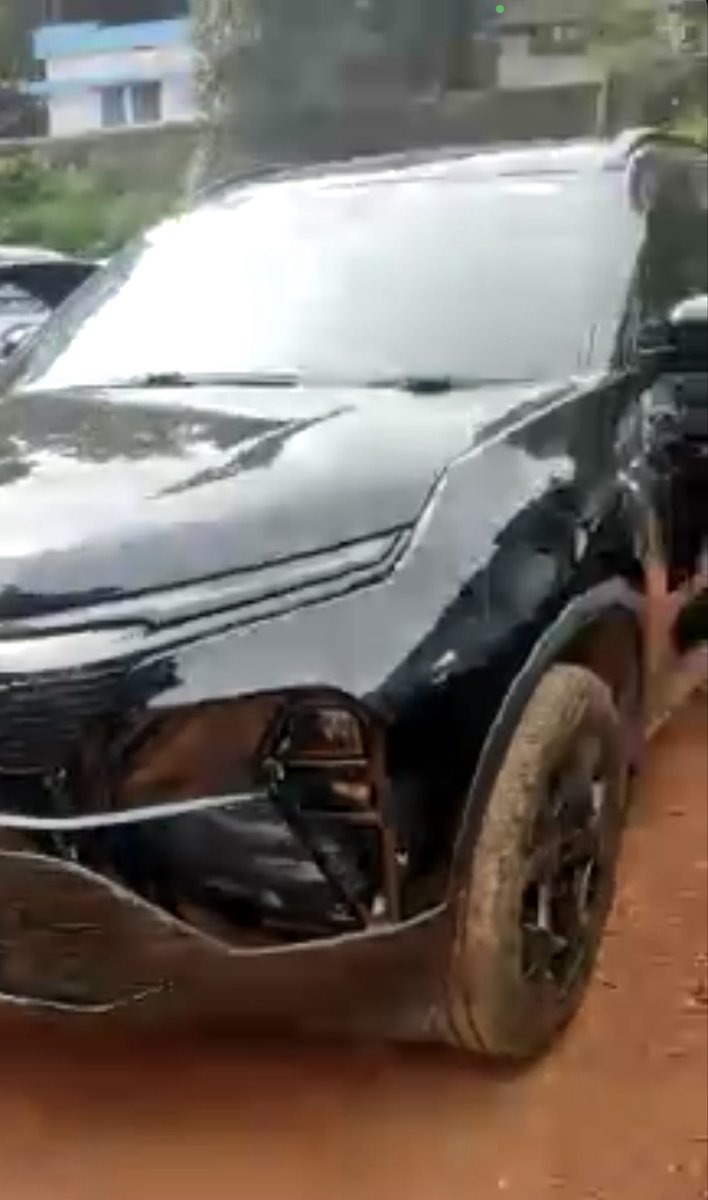 jean_6776's tweet photo. My Tata Harrier has been in service centre yard for past 2 weeks due to IRA malfunction detected issues and service centre nor IRA team is doing anything. @TataMotors never buy a car from them. Worst experience ever @TataMotors_Cars #worst #boycotttata https://t.co/DM0g6K3ftd