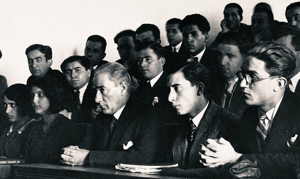 drtemurhan's tweet photo. 19 Mayıs #Atatürk'ü Anma, Gençlik ve Spor bayramı kutlu olsun. #Atamizindeyiz https://t.co/r8cOI2vGCk