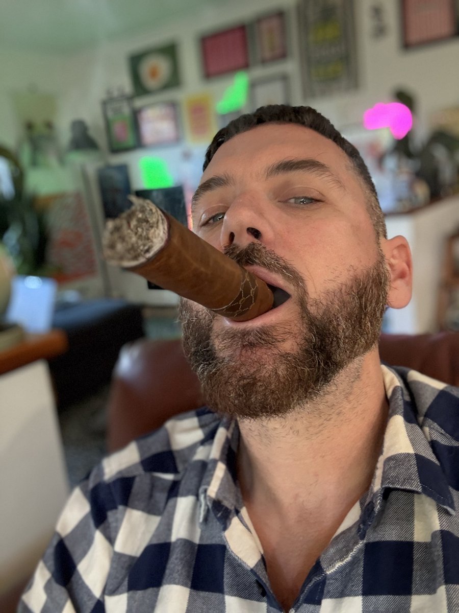 Cigar.Jock tweet media