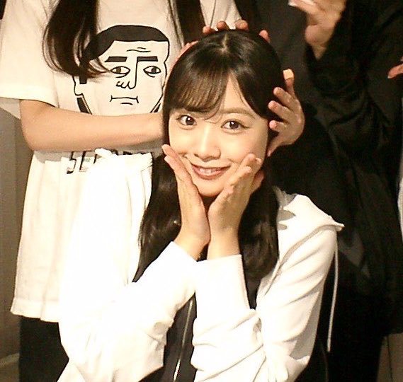 hJdiqKXYRqmRfgo's tweet photo. アイドル前髪小津ちゃん良すぎる
#乃木坂バスラ全員集合 #小津玲奈 https://t.co/YeH5nWglEI