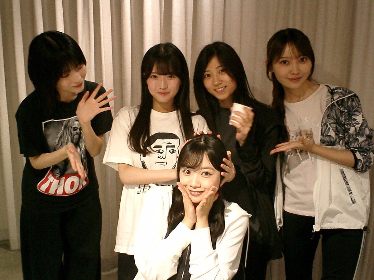 hJdiqKXYRqmRfgo's tweet photo. アイドル前髪小津ちゃん良すぎる
#乃木坂バスラ全員集合 #小津玲奈 https://t.co/YeH5nWglEI