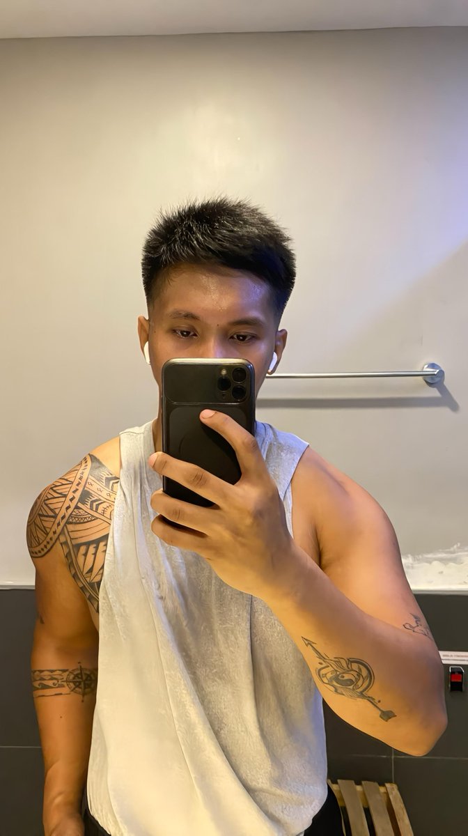 IamWave04's tweet photo. Back to my usual routine.. https://t.co/zjDRFZbMui