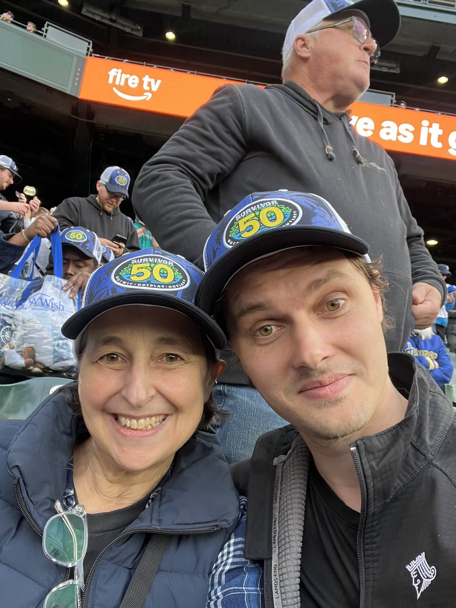 TaylorHaulfield's tweet photo. Fun times at #SurvivorNight at T-Mobile Stadium. Go Mariners!
#Survivor50 #TeamAubry #SurvivorFinale https://t.co/sYn0PG3xE2