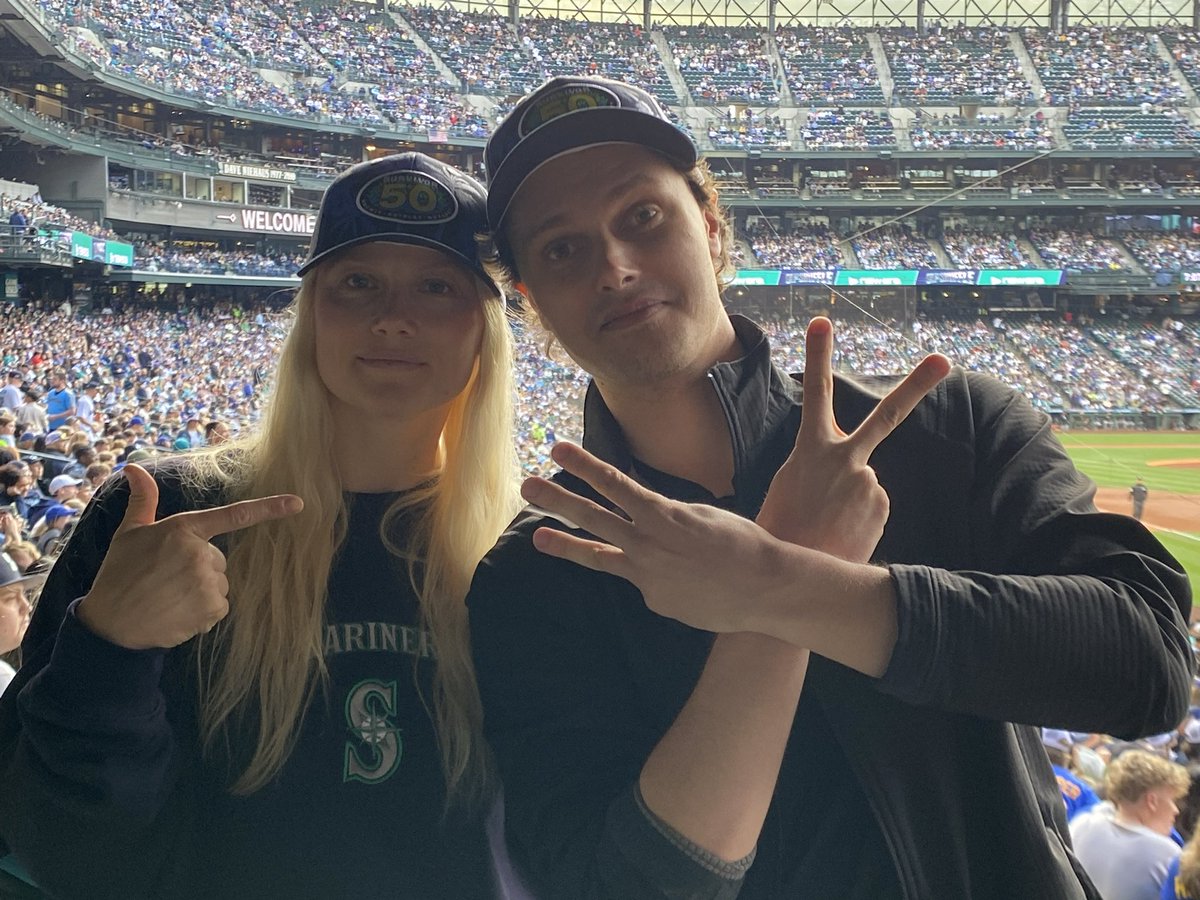 TaylorHaulfield's tweet photo. Fun times at #SurvivorNight at T-Mobile Stadium. Go Mariners!
#Survivor50 #TeamAubry #SurvivorFinale https://t.co/sYn0PG3xE2
