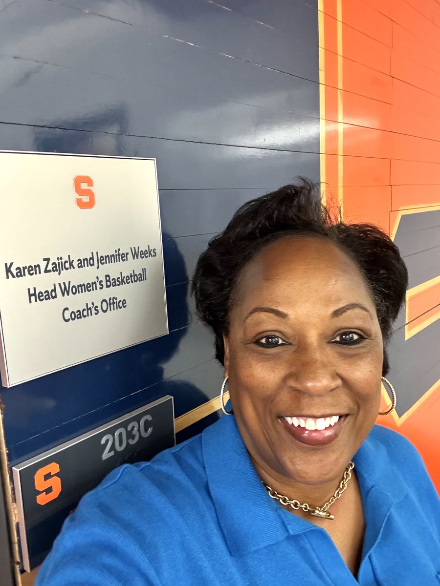 CuseCoachJack's tweet photo. When your teammates supports you as you pursue championships in the classroom and on the court, it hits differently. Two assists from my point guards. Humbled and grateful today and I just wanted to share with our 🍊 Nation. We Fight On Together! ✊🏽🧡 https://t.co/wsI7zqUa4z
