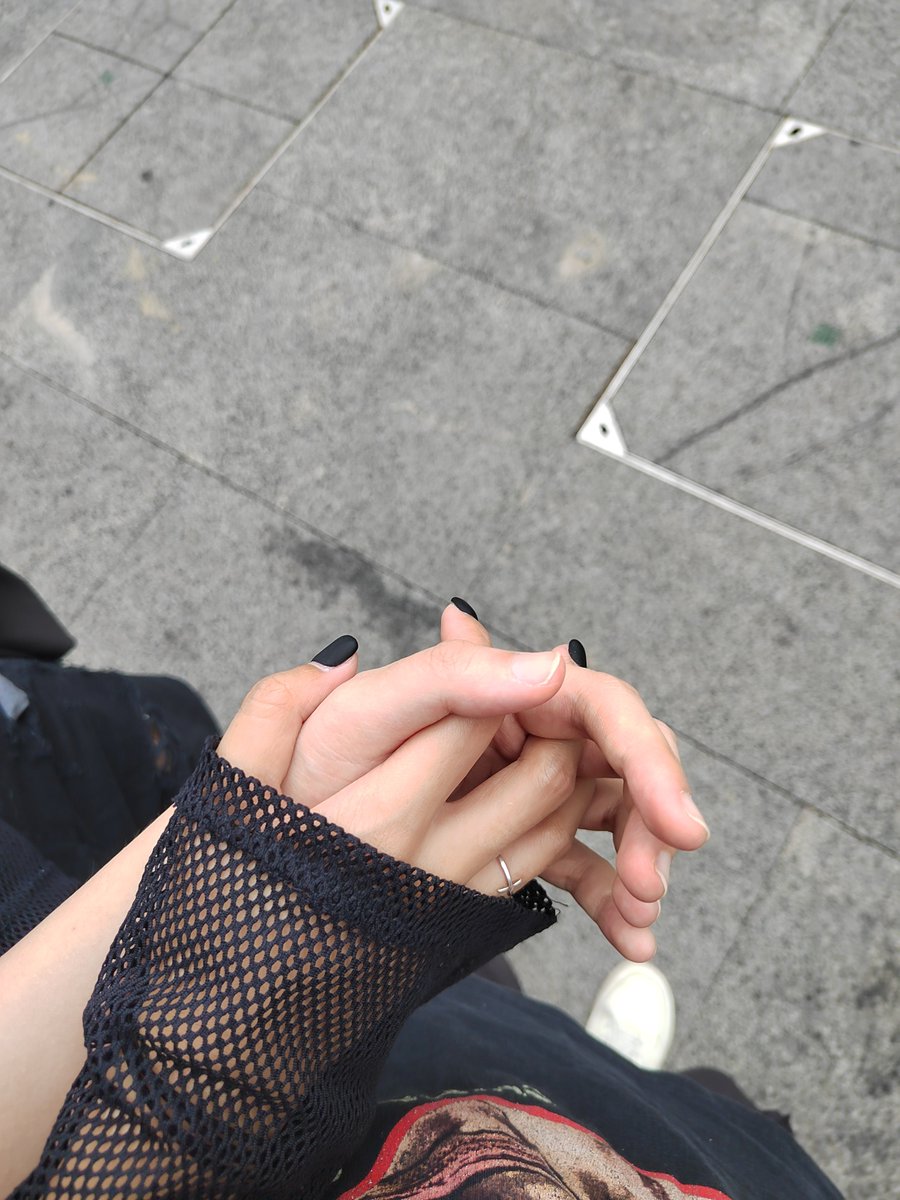 cockroachko's tweet photo. with my love @DoubtingLuigiA  ,in杭州 https://t.co/V73VijSDvT