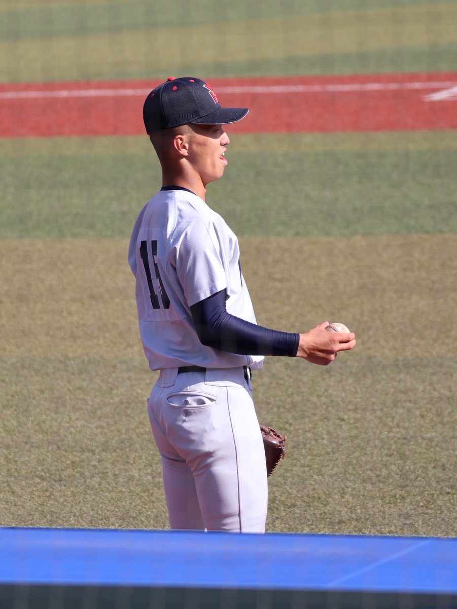 yh2026_4_2's tweet photo. 令和8年度
第78回春季関東地区高等学校野球大会
準々決勝（2026/5/18）
ZOZOマリンスタジアム

横浜高校vs健大高崎高校

福井那留選手（2年生）

#横浜高校
#高校野球
#福井那留 https://t.co/ByDUKUyitw