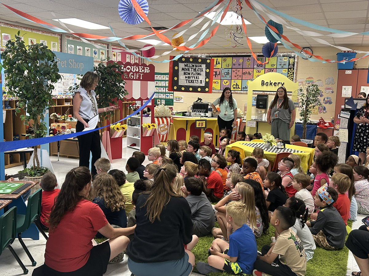 WBESbears's tweet photo. We are so excited that Kindertown USA is now open! Our students will be gaining real world experience as they work jobs and shop for items and services! A huge thank you to our @ORS_CCTE students for bringing this vision to life! @ORSchools https://t.co/rblGL4QrDy
