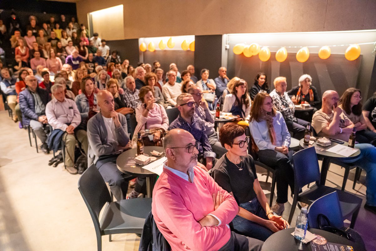 unirioja's tweet photo. 📸 | Este lunes ha comenzado el 🍺#PintOfScience2026👩‍🔬 en La Sala Negra @LaSalaNegra con 🗣️Mariola Urrea #DerechoUR y 🗣️José Ramón Blanco Ramos #CIBIR @riojasalud

Y esta tarde 👇
▶️Martes, 19 de mayo
🕖19 horas
📌Sala Negra (C/ Lardero, 35 bajo)
🎫Entrada libre hasta completar aforo

✔️Del sol al bronceado, sin cangrejo incluido
🗣️Beatriz Peñín del Río #QuímicaUR

✔️Cita con el eclipse
🗣️Víctor Lanchares Barrasa #MatemáticasyComputaciónUR

@RSEQUIMICA @InstitutoIER #emydur #UCCUnirioja @FECYT_Ciencia