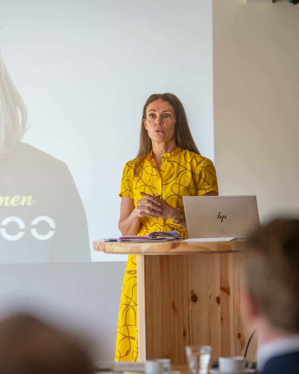 lvmfi's tweet photo. Liikenne- ja viestintäministeri Lulu Ranne vieraili Länsi-Uudellamaalla ja tapasi alueen kuntajohtajia sekä maakuntajohtoa. 🤝

Keskustelujen keskiössä olivat paikalliset liikennehankkeet ja satamayhteydet. Ministeri Ranne vieraili myös Inkoon satama-alueella.

@LuluRanne https://t.co/tCqDo7fpgx
