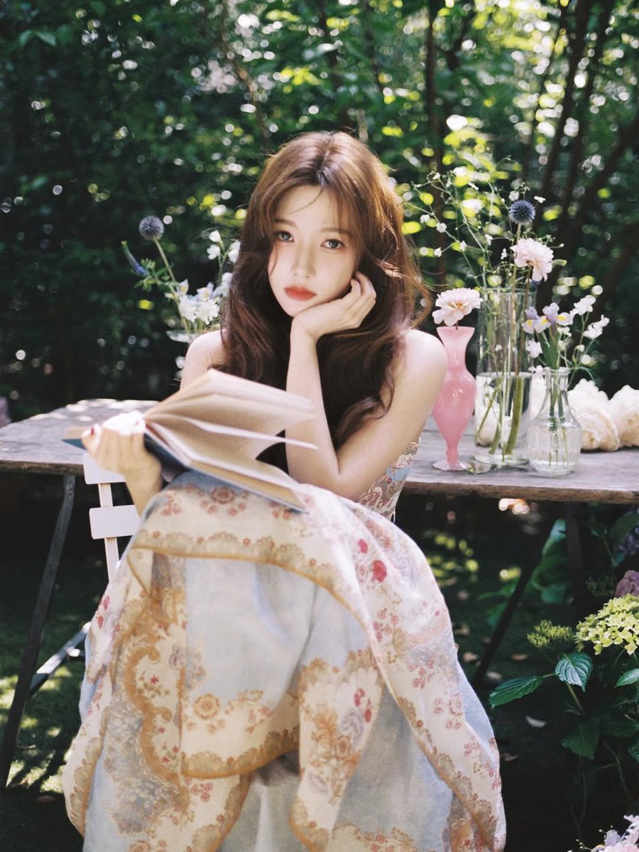 rasvberries's tweet photo. @smuttblue Celine, 1998

Good evening all. Aku di sini mau cari teman baru yang gak masalah kalau aku lebih aktif di DM aja, cuz I'm too shy to be loud on the timeline. Anyone? https://t.co/MXj924oGFT