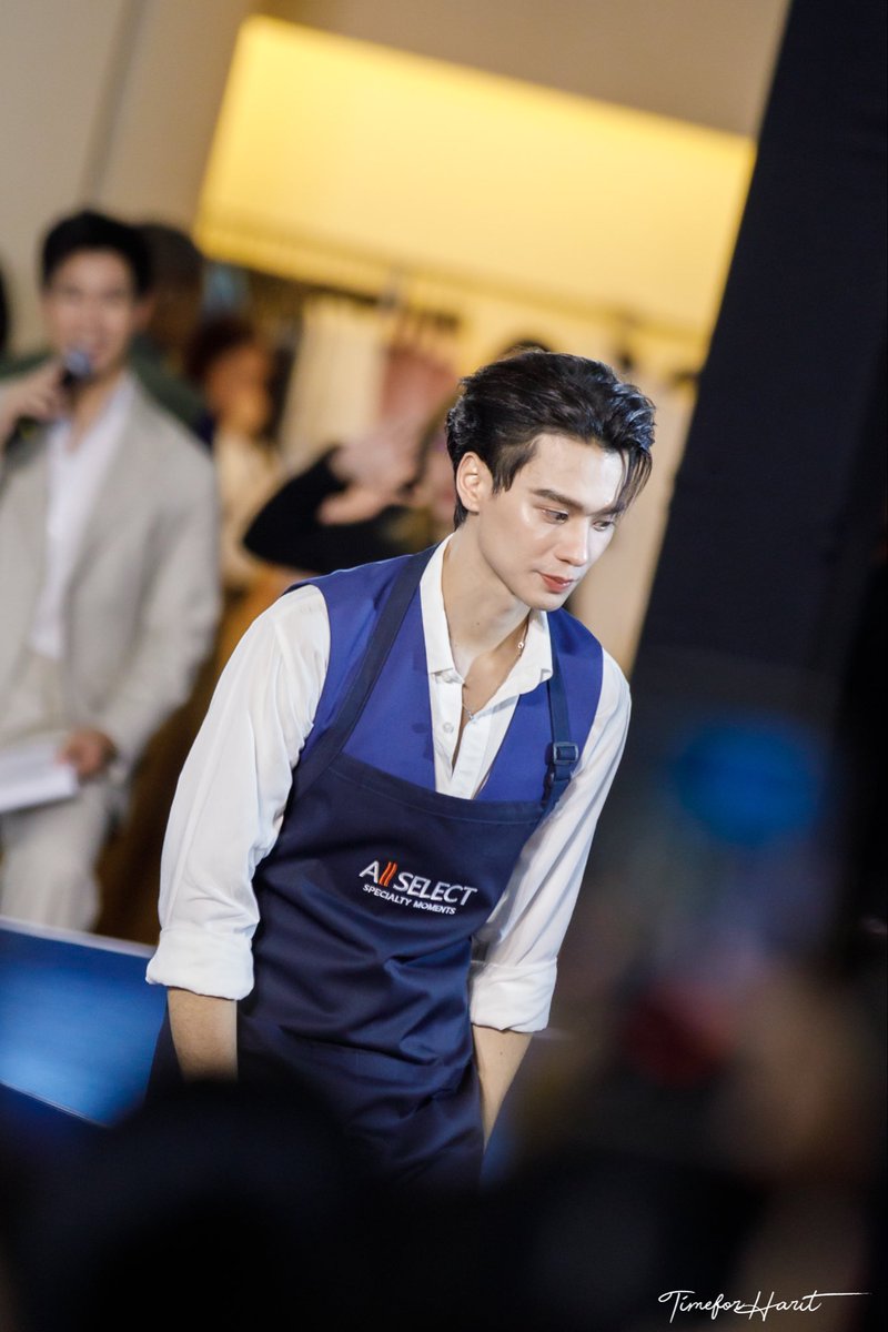 TimeForHarit's tweet photo. ขอถ่ายรูปกับพี่ๆคับ 🥹
ALL SELECT EVERYDAY WITH KENG
#KengHarit
#AllselectxKengharit
#AllSelect711THXKengHarit
#TimeForHarit https://t.co/W8FSxWvgX9