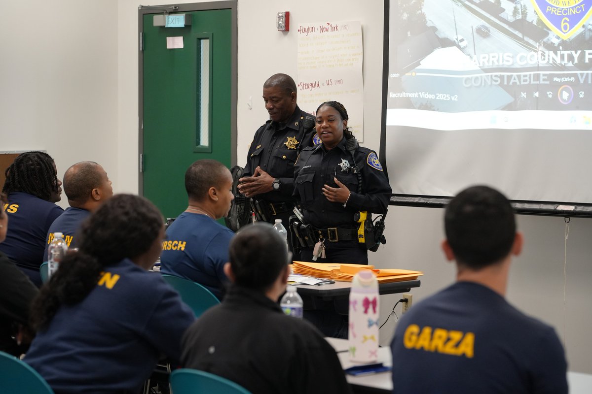 Pct6Constable's tweet photo. Our team had the opportunity to visit the HCC NE Campus and speak with cadets about the career opportunities available with Precinct 6 Constable's Office.
We appreciate the cadets for their time, all of the great questions they asked, and for their interest in public service. https://t.co/jbIhRCX0Fe