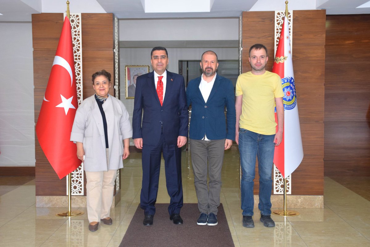 Atilla__Aksoy's tweet photo. AK Parti Genel Merkez Genel Sekreter Yardımcısı Sayın Av. Zuhal Bereket Baş ve değerli eşi Ankara Bölge İdare Mahkemesi Üyesi Sayın Harun Hakan Baş, İl Emniyet Müdürlüğümüzü ziyaret ettiler.

Nazik ziyaretlerinden dolayı kendilerine teşekkür ederim.

#ziyaret
#şanlıurfa https://t.co/tzjmi7WpnC
