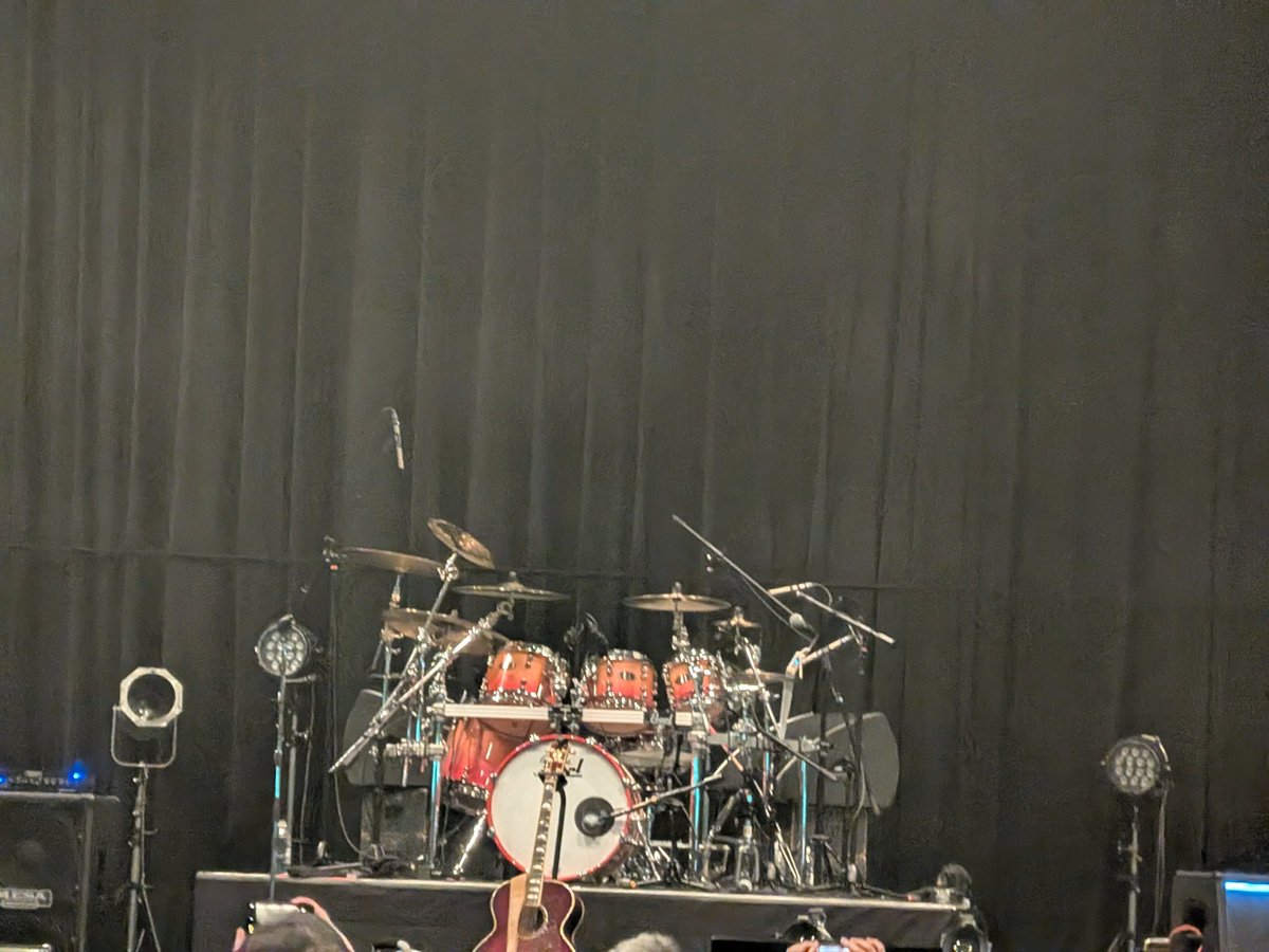 bz178aaalgm's tweet photo. 今日はエリック・マーティンのLIVE！
最高に楽しかった✨
楽器隊もコーラス隊もすごかったな
 #EricMartin https://t.co/mzolcOEL68