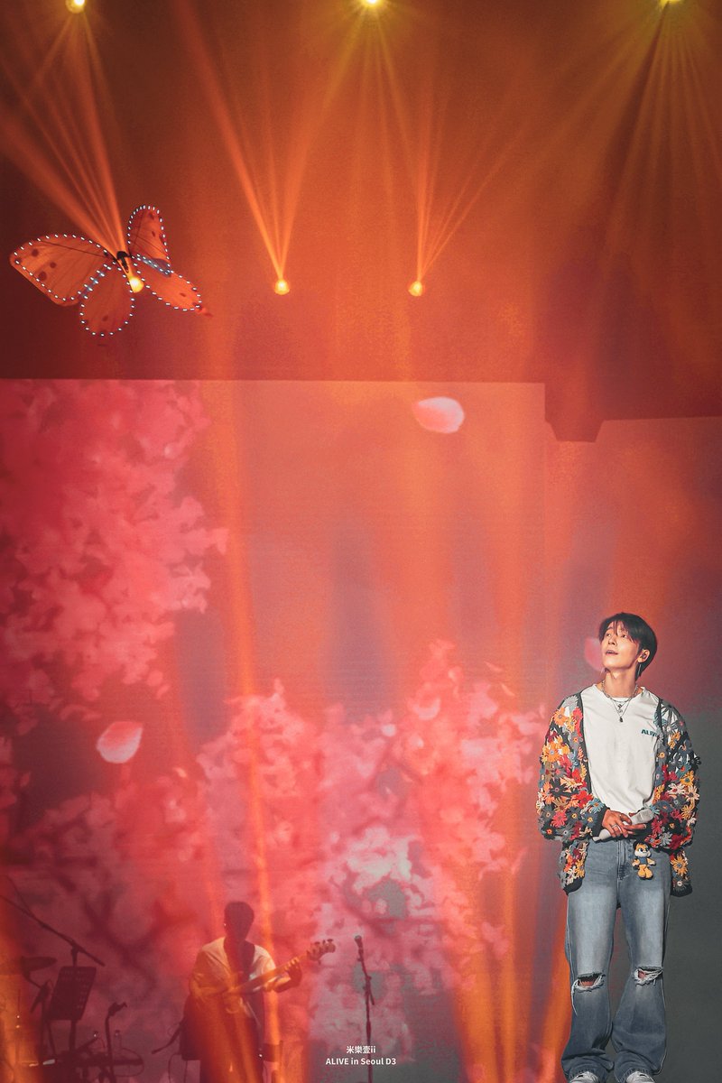 imqqqii17's tweet photo. 🦋🌸💙
#ALIVE_in_Seoul_D3
#SUPERJUNIOR 
#슈퍼주니어
#Donghae 
#李东海 
#이동해 
#ドンへ https://t.co/67RXdF1l44