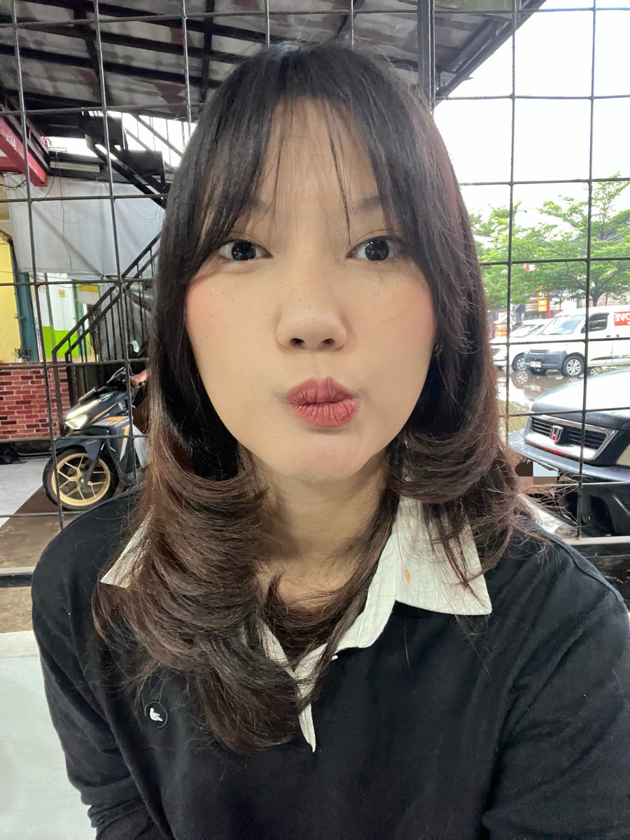 js tweet media