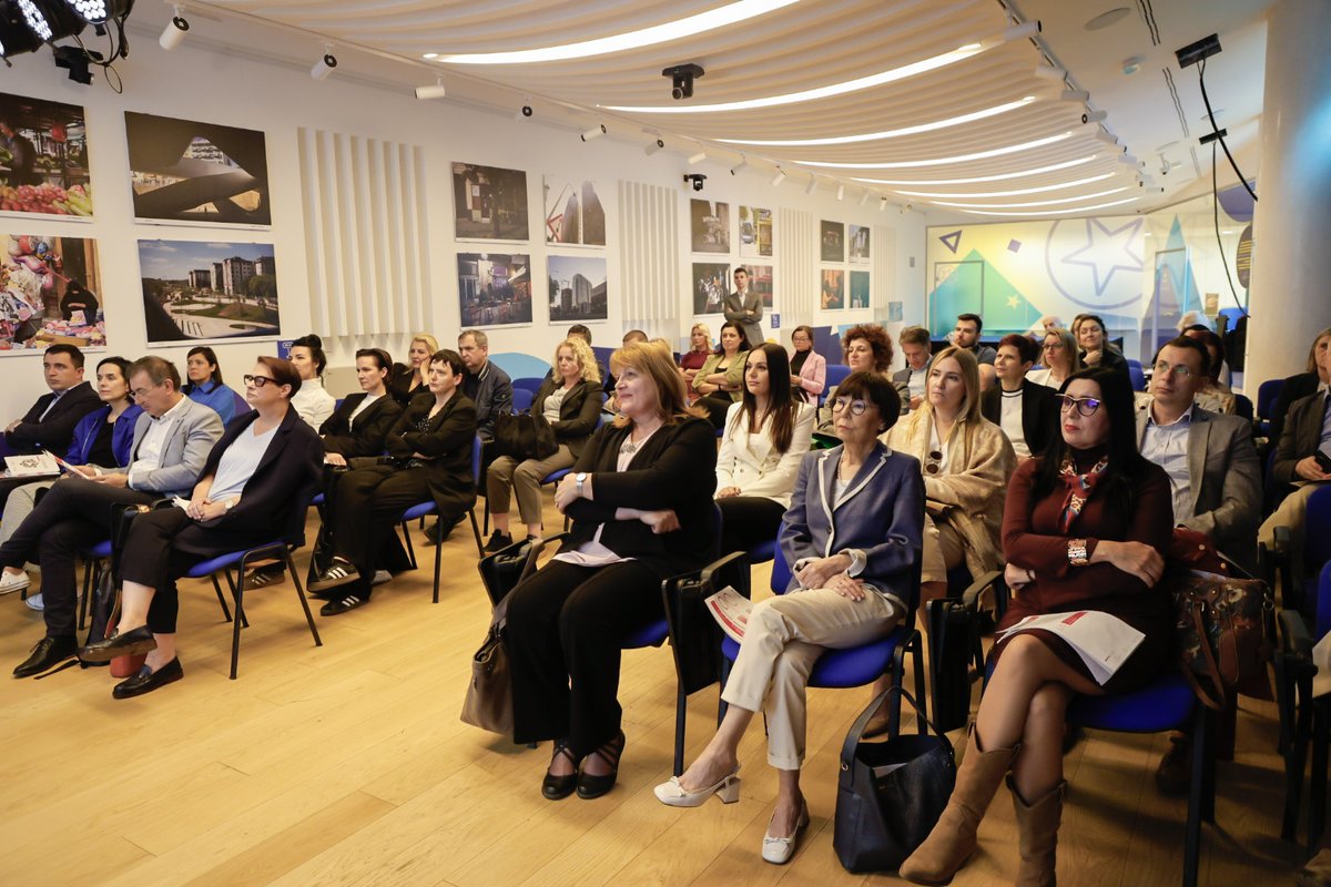 PRO_Programme's tweet photo. 🔴 Obeležen je završetak aktivnosti za socijalnu uključenost u okviru programa „PRO – Lokalno upravljanje za ljude i prirodu”.

Ponosni smo na sve partnere koji su pokazali da se saradnjom na lokalu stvaraju dugoročne promene za fer i humanije društvo! 🤝

#switzerlandinserbia https://t.co/yr6qVZaCiC