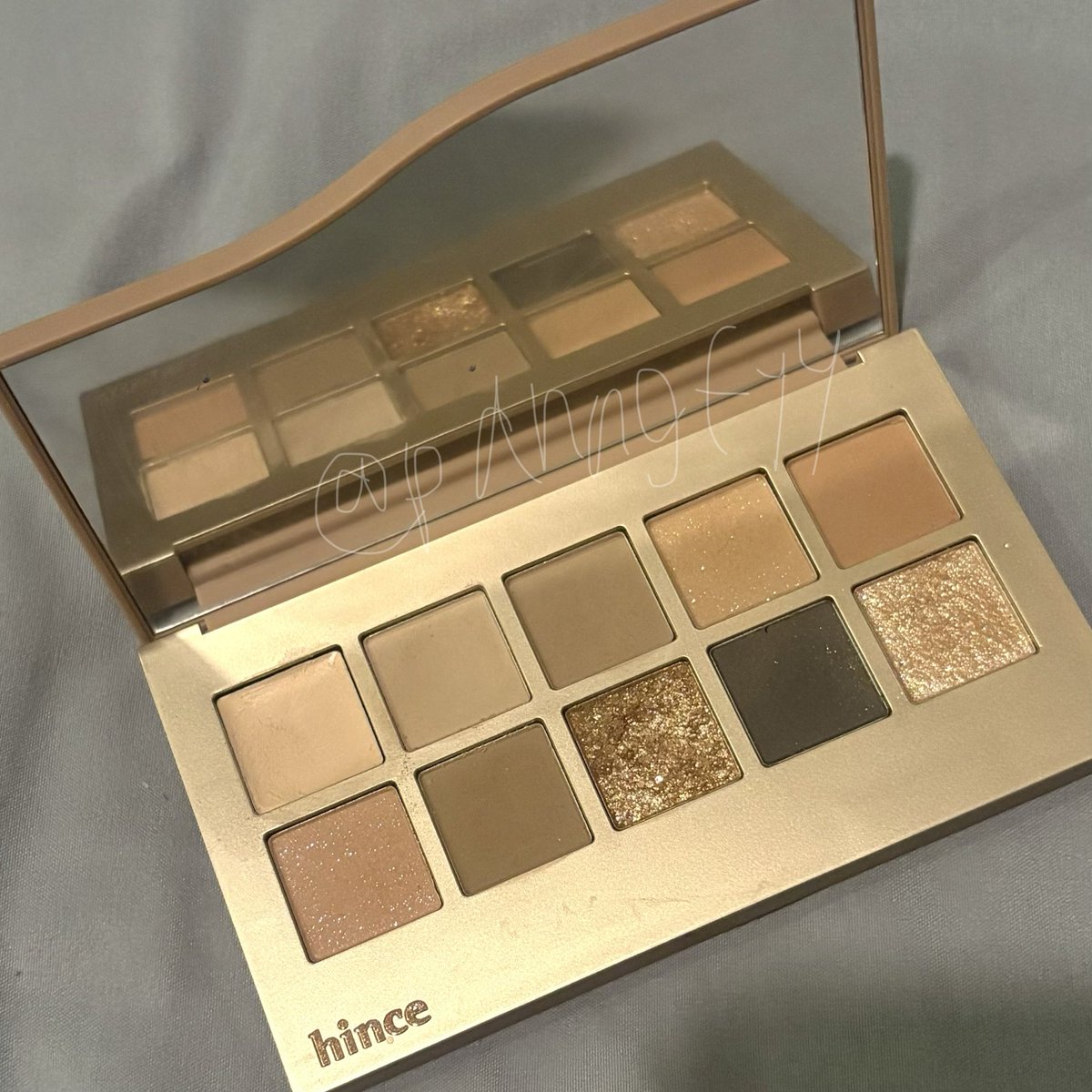 pdnngfyy's tweet photo. 🎀 ส่งต่อ HINCE NEW DEPTH EYESHADOW Palette #04 
ใช้ไป 3-4 ครั้งค่ะ 

350 บาท รวมส่ง 

#ส่งต่อเครื่องสำอาง #ส่งต่อคสอ #ส่งต่อเครื่องสำอางมือสอง #ส่งต่อhince https://t.co/6j0thQFhU4
