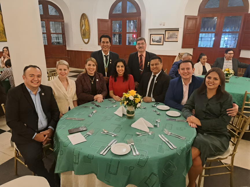 CPCSCZ's tweet photo. El CPC acompañó el acto de posesión del nuevo Directorio del Colegio de Contadores Públicos de Santa Cruz para la gestión 2026-2028, desarrollado en el marco de la conmemoración del Día del Contador Interamericano. 
#Comunicadores #SantaCruz #DíaDelContadorInteramericano https://t.co/SXBMNnpvbf