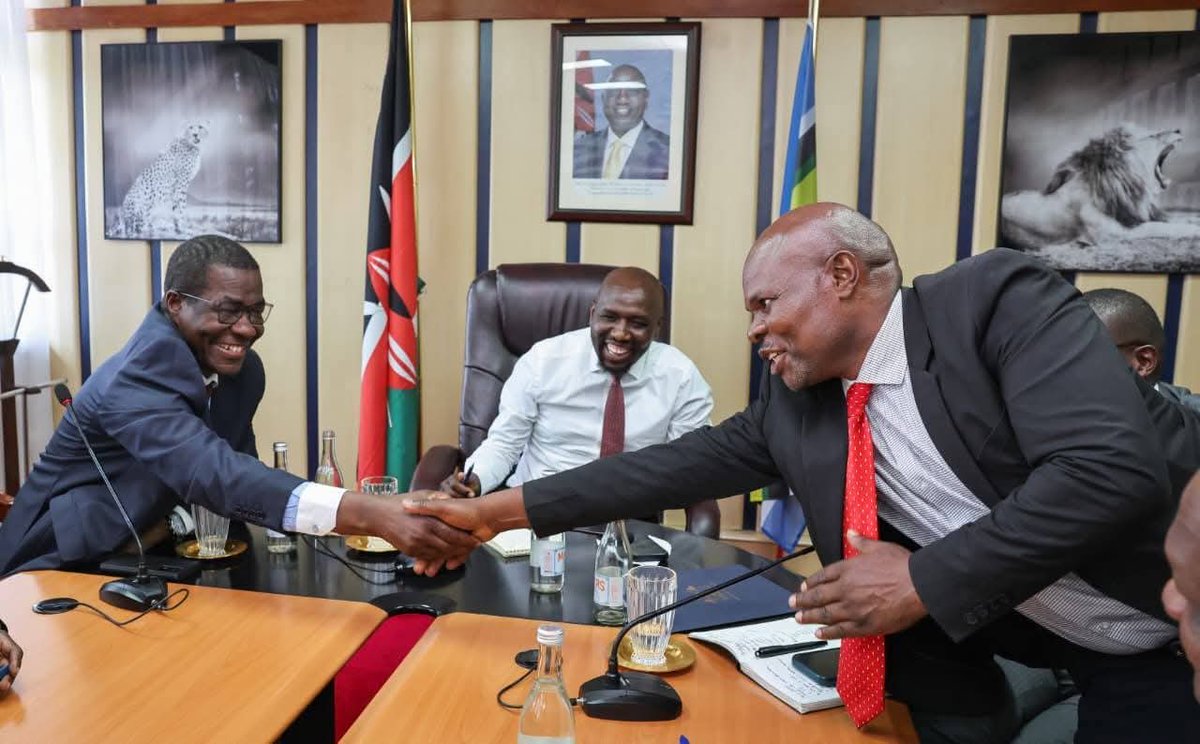 Broadbasedgal's tweet photo. Expert Opiyo Wandayi has once proved why he's the right man for the Job 

When dialogue seemed to hit the wall, he remained calm and collected

Opiyo is a good student of BABA. Raila always advocated for Dialogue to solve issues not incitement and name calling like Gachagua https://t.co/wywPgIp339