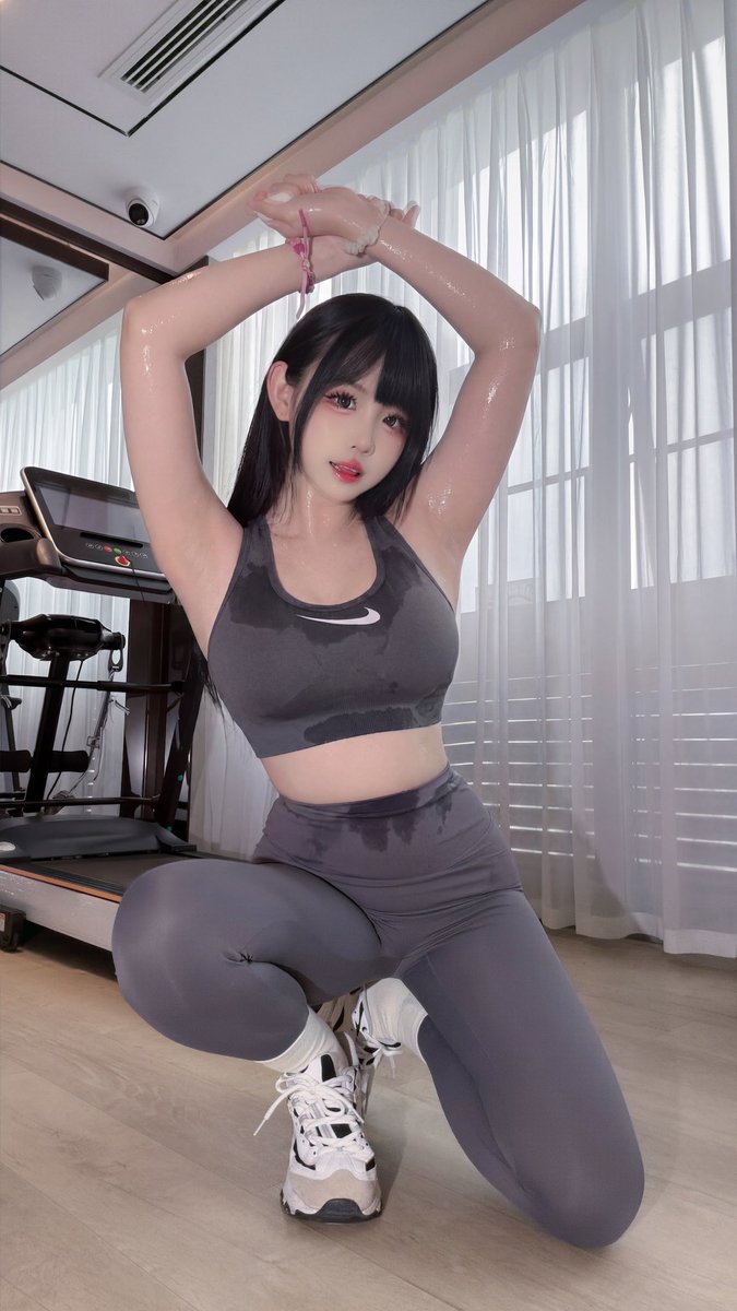 mikomikoww's tweet photo. All sweaty💦💦 https://t.co/1jNLQoqmPy