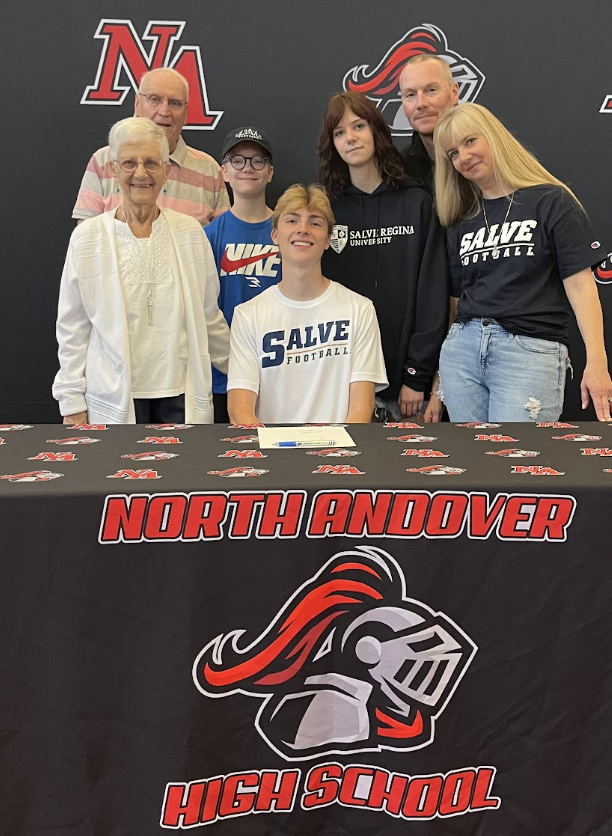 NA_Athletics's tweet photo. Daniel Thompson

Congratulations to Daniel, his family, friends and coaches on his commitment to Football at Salve Regina University next year!

@JamiePote @DWillisET @MVcreature @BurtTalksSports @Pam_LathropNA