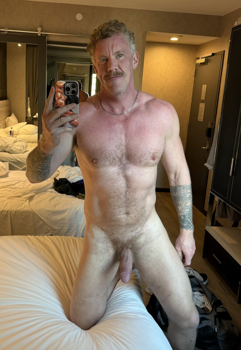 selfiesofme74's tweet photo. Woke up on my 52nd birthday healthy , in the best shape of my life, married to a wonderful man, and of course with this big Willy. Life is good. https://t.co/22Utnt9tRy