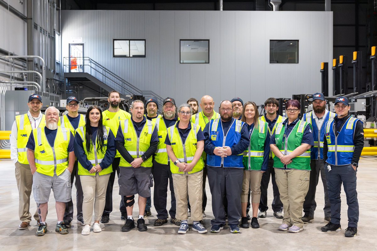 Moran_Logistics's tweet photo. Our team at Moran Logistics is always prepared to deliver day in and day out. We bring dedication, precision, and dependable service to everything we do.

Shoutout to some of the team members of our Allenwood Building 44 for coming together to take this photo. We're proud of you! https://t.co/UvG4cfMcMy