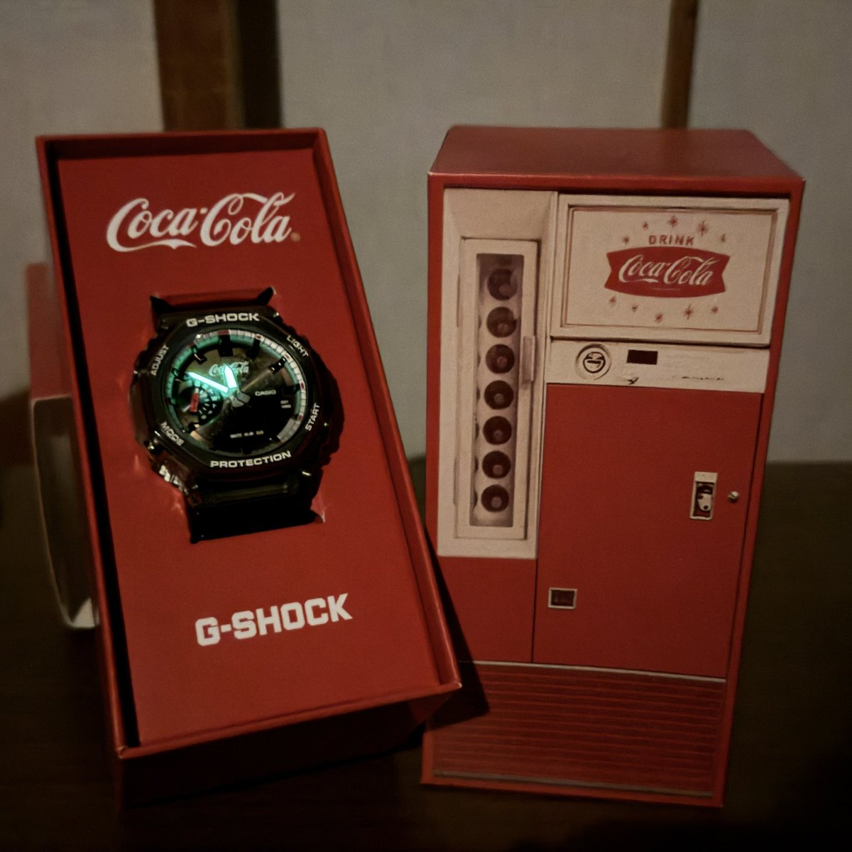 Gogyo0's tweet photo. カッチョイイ〜
 #GSHOCK
 #コカコーラ https://t.co/riCWM5zz9J