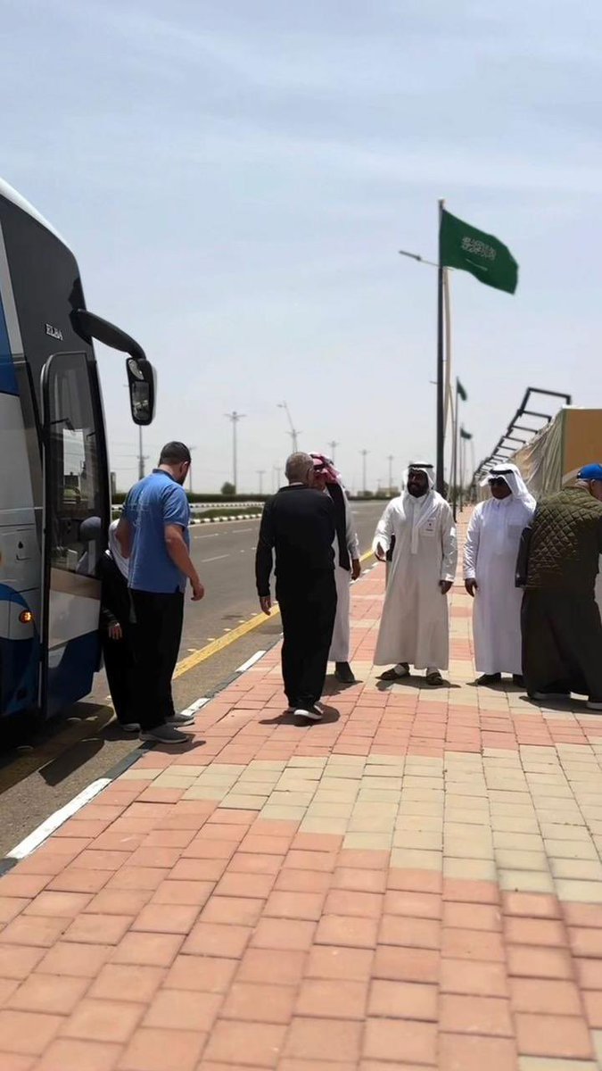 Taadhud's tweet photo. بتكاتف الجهود وتعاون الجميع، تواصل استراحة المسافر بمركز العشاش استقبال ضيوف الرحمن بمشاركة مركز إمارة العشاش وبلدية العشاش ومخفر الشرطة و #جمعية_تعاضد وجمعية البر والمستودع الخيري بالمدينة والمتطوعين.
وشكر خاص لمحل خيال للحلويات على دعمه ومشاركته الكريمة في تقديم الضيافة https://t.co/ECXXwOxLja