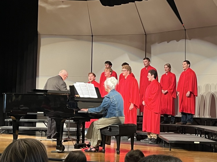 RushvilleHigh's tweet photo. Mr. Doyle had a great night of choir last Wednesday! All the students sounded amazing! #lionsleaveitbetter https://t.co/tbKMrnlzHk