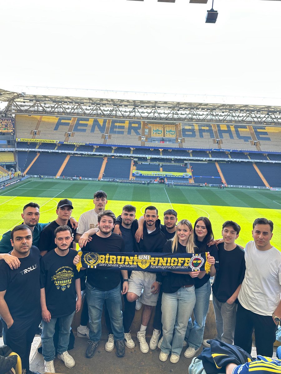 BiruniUNIGFB's tweet photo. ŞAMPİYON FENERBAHÇEM NE İSTERSEN İSTE BENDEN 

Fenerbahçe kadın futbol takımımızı ünye kadın spor kulübü karşısında yalnız bırakmadık

#UNIGFB https://t.co/SUw5fDoeh6