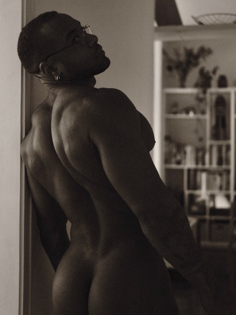 Julius Muscle tweet media