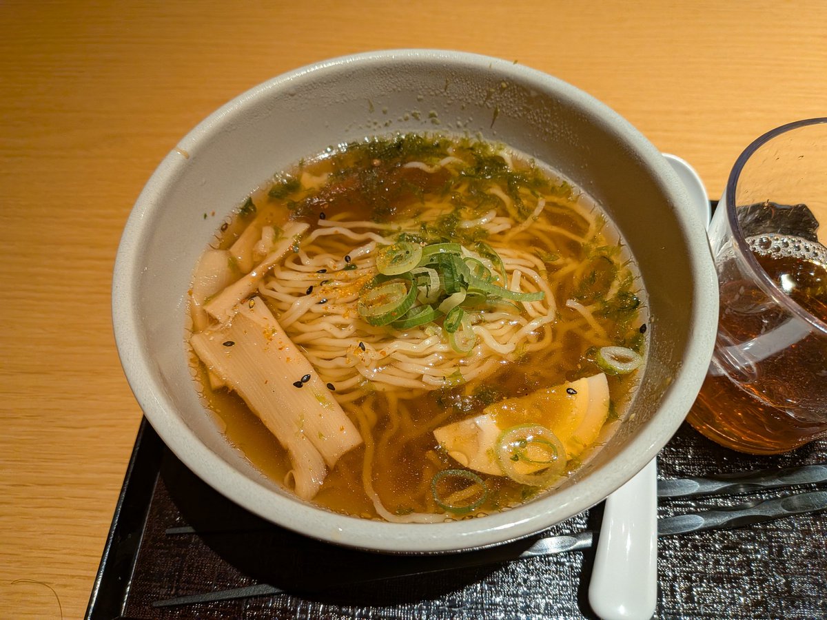 Humpty_C_Dumpty's tweet photo. ��の仕事で出張すると思ってなかった男の初めての夜鳴きそば実食 https://t.co/SRBmwmCpZ8