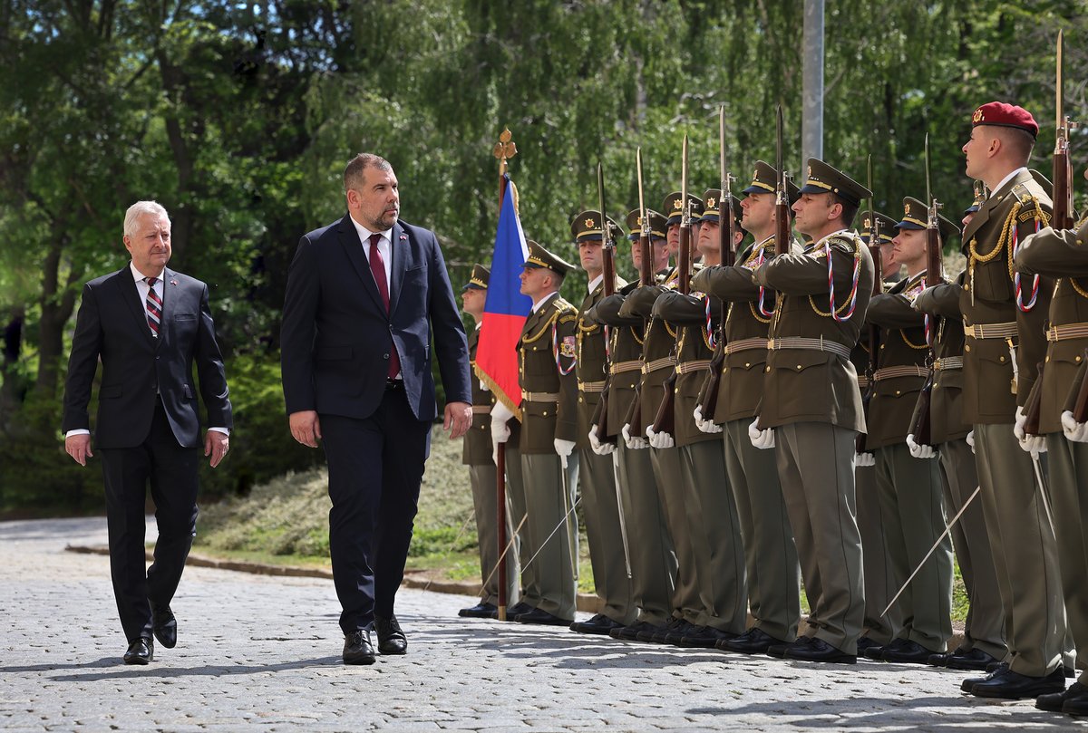 Ministerstvo obrany tweet media