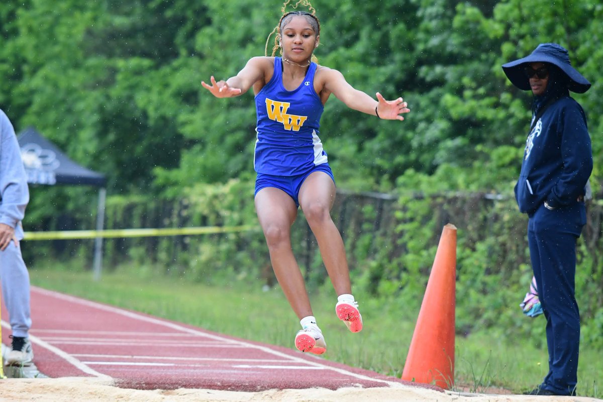kaidynbugg's tweet photo. State champion in 300m hurdles and was awarded “Best Jumper” at our track award banquet! https://t.co/47C9995sCn