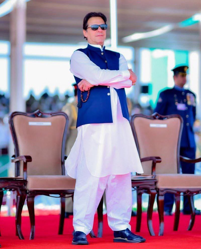 iftikharwar670's tweet photo. ایک قیدی کے سے خوف سے دو شہر بند کردئیے ۔۔۔۔ https://t.co/HRSMKmknDx
