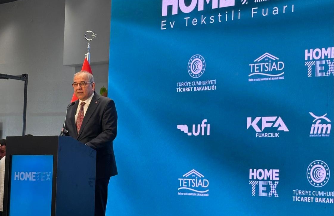 itokurumsal's tweet photo. Ev tekstili sektörünün üretici, ihracatçı ve profesyonellerini bir araya getiren HOMETEX Ev Tekstili Fuarı, İstanbul Fuar Merkezi’nde kapılarını açtı.

Fuara, Ticaret Bakanı Prof. Dr. Ömer Bolat, İstanbul Ticaret Odası Başkan Yardımcısı Mehmet Develioğlu ve sektör temsilcileri katıldı.

Ev tekstili alanındaki yeniliklerin sergilendiği fuar, sektörün uluslararası ticaret hacmine ve ihracat vizyonuna katkı sunuyor.