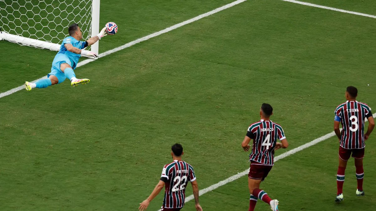 decoruiz's tweet photo. Goleiro de Copa do Mundo // Goleiro DE COPA DO MUNDO (de Clubes) https://t.co/DG99FkHVLF