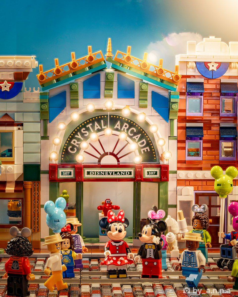 Disney Store tweet media
