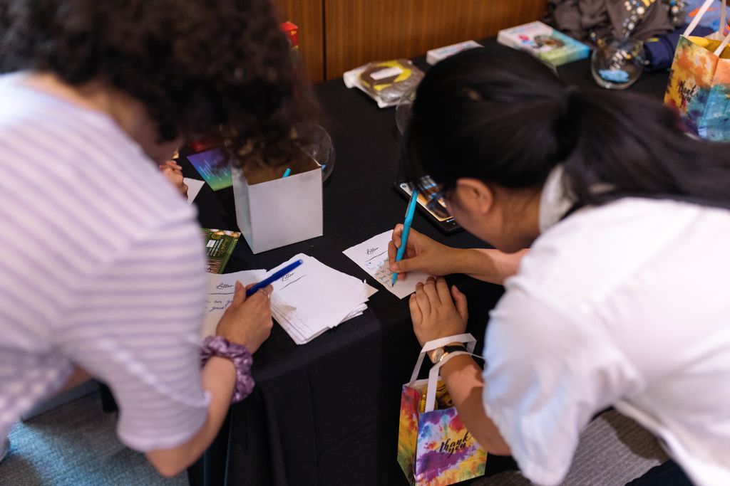 FutureComets's tweet photo. Our Freshman Mentor Program helps you:

📚 Achieve academic success
🤝 Build valuable connections
✅ Start your journey with mentor support!

https://t.co/5jLG7JtEtW

Make sure to complete your next steps: https://t.co/zO76mHbVau https://t.co/oANjkbqsXJ
