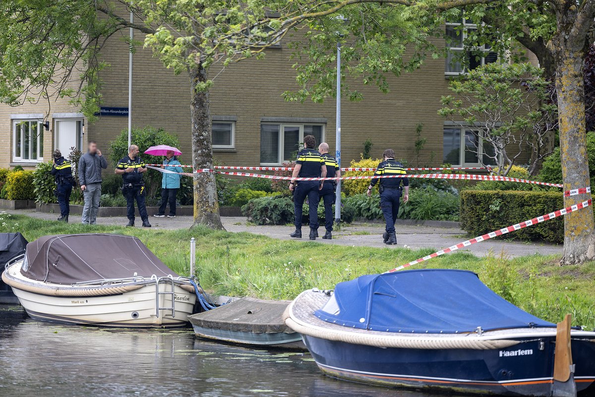 Politie zoekt in water bij Leidsevaart naar vermist 13-jarig meisje