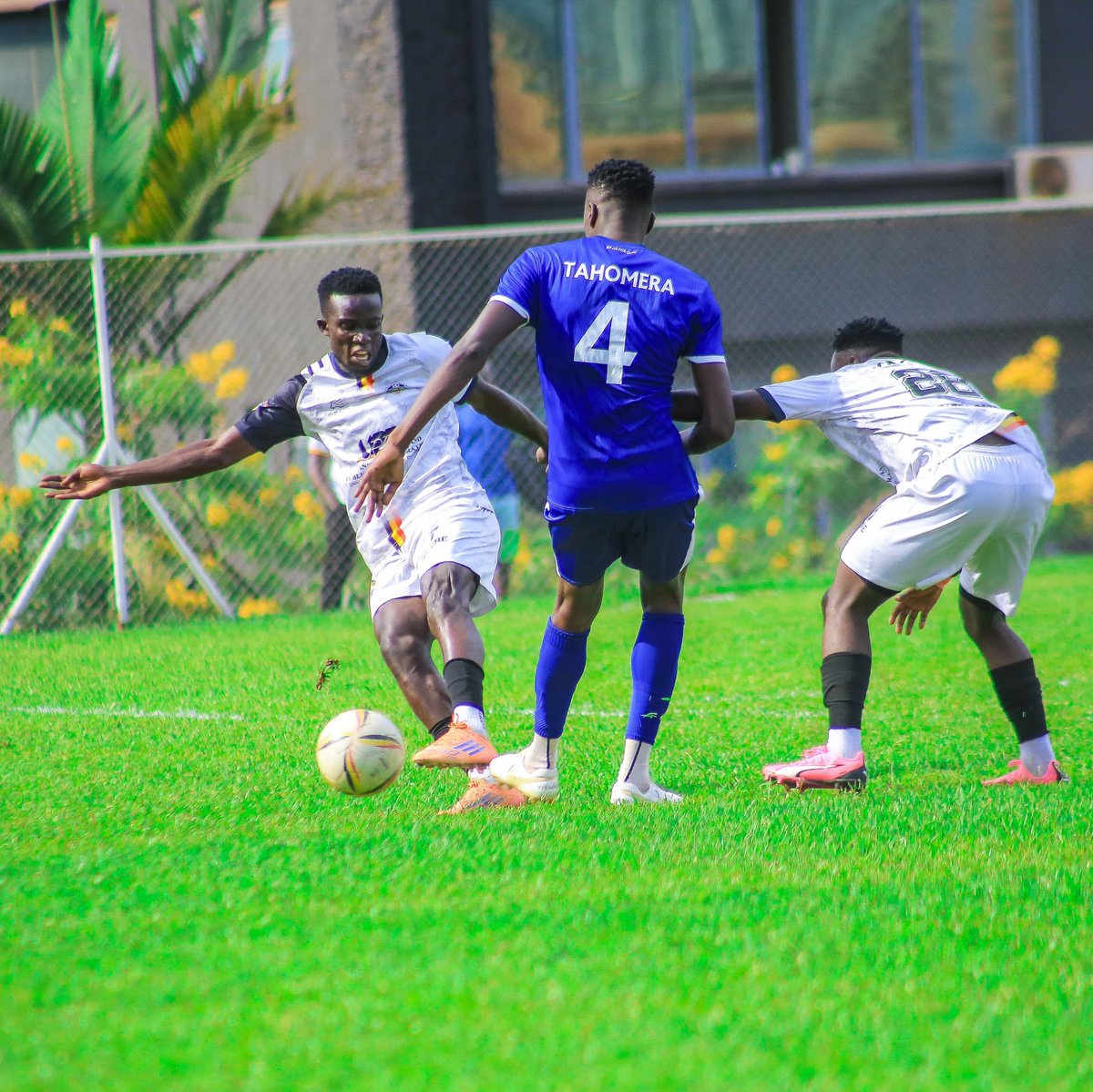 UPPC_FC's tweet photo. 45' | POLICE FC 🔵0️⃣-1️⃣ ⚪UPPC FC
#StarTimesUPL #MatchDay29
#ComeOnYouPrinters https://t.co/IpXa66lXPO