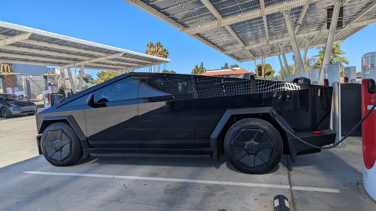 Tesla_Borg 🗽 tweet media