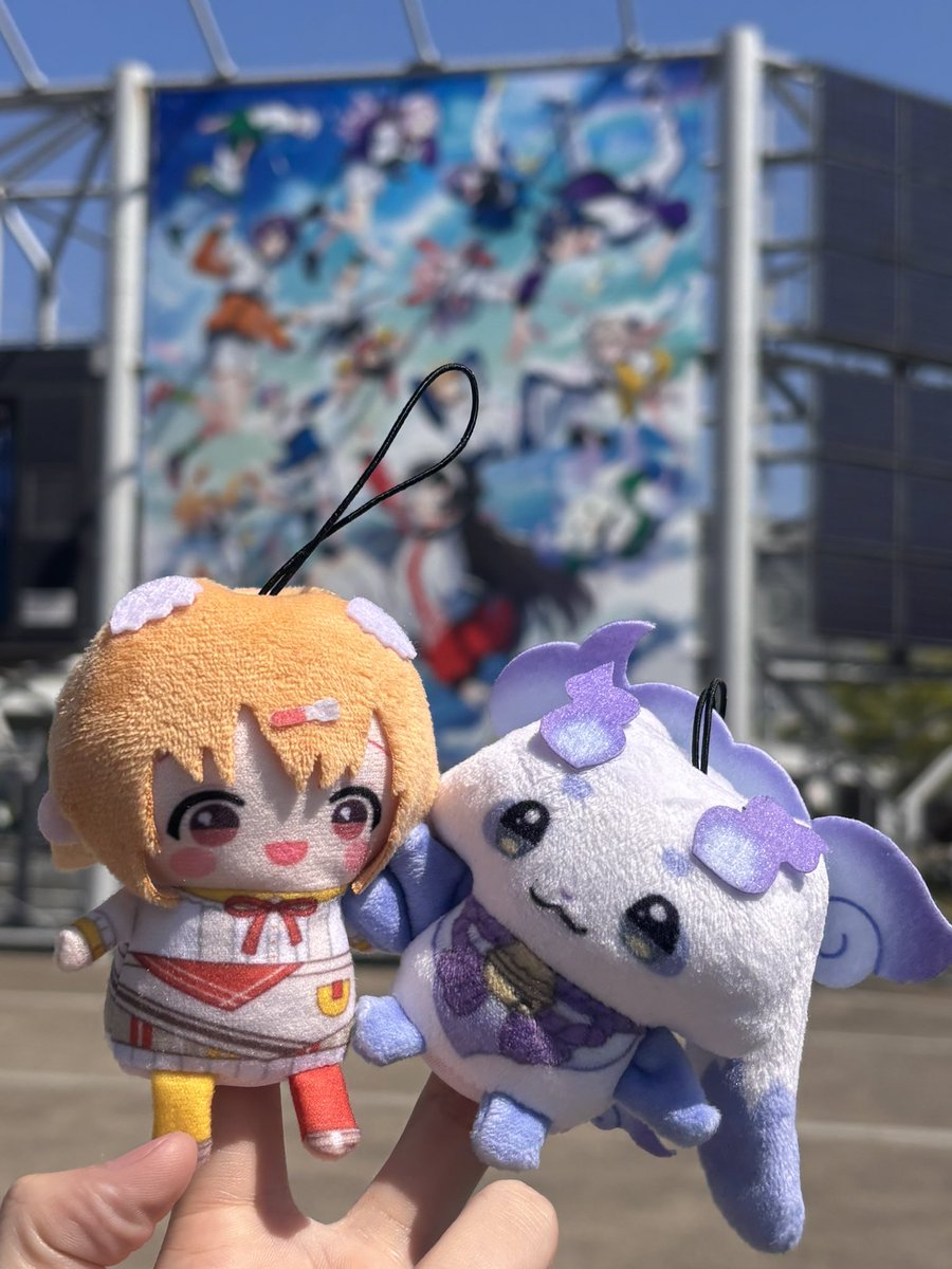 ru_cute00's tweet photo. 人生で推し活をしたことがなかった男がこの1〜2年でにじさんじにどハマりし、ついににじフェスへ

自作してったTシャツも初めての痛バもきらたまに可愛いと言われ、髪型も颯馬に寄せてったら似合ってる、めちゃいい色と言ってくれて、何よりあの顔で一緒に写真を撮れたのが神です。

#にじフェス2026 https://t.co/nxituvBu3M