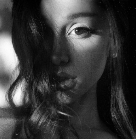 AboutMusicYT's tweet photo. Ariana Grande will make her comeback with hate that i made you love me in one week. https://t.co/EhpkvtEbD3