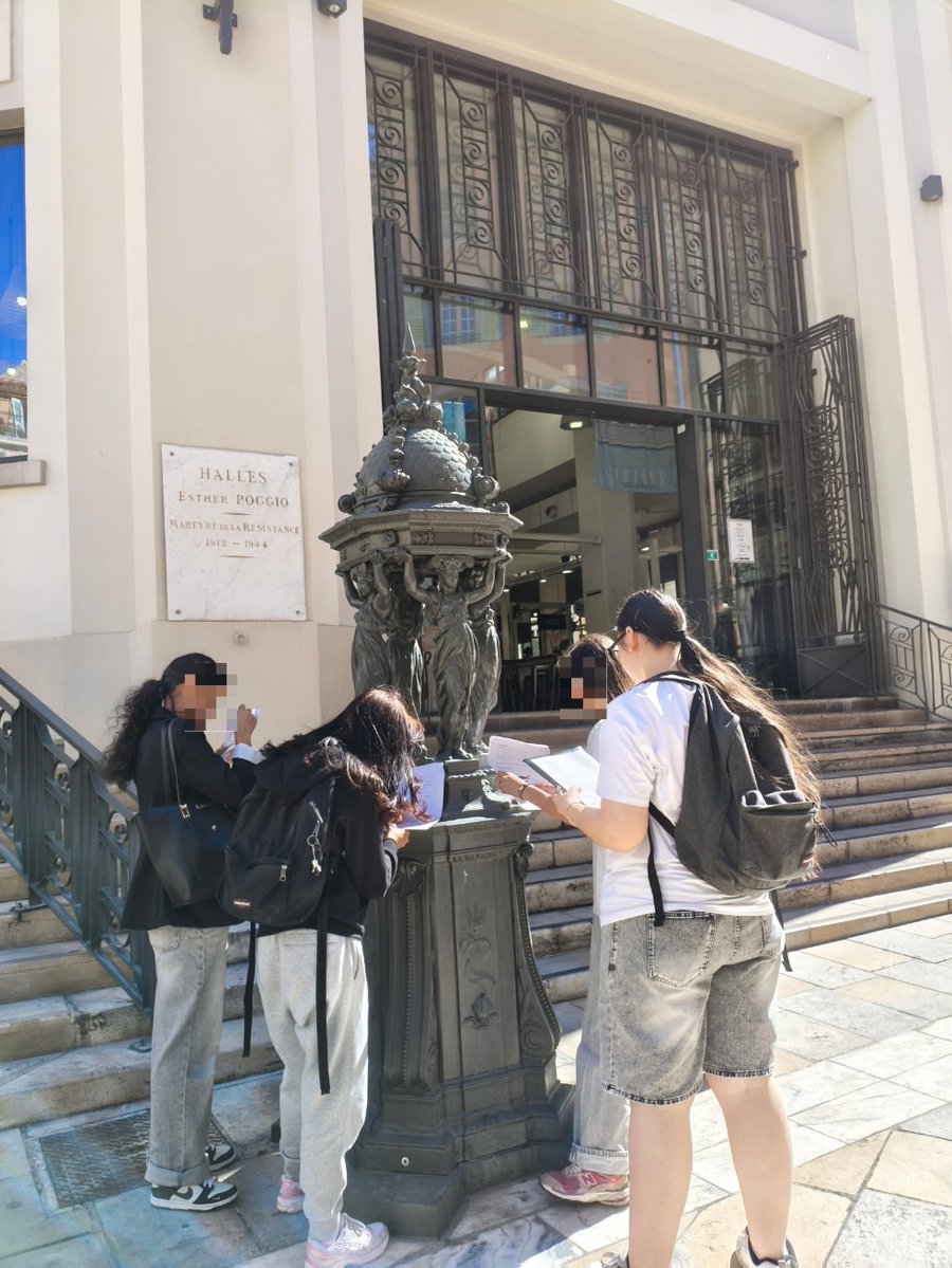 LyceeParc's tweet photo. Toulon entre Terre et Mer : jeu de piste à la découverte du patrimoine toulonnais, pour les 2AEPA. Une manière ludique d'acquérir des connaissances sur l'histoire et le  patrimoine de Toulon, et aussi d'apprendre à se repérer sur une carte 🧭! @AcademieNice https://t.co/gXCihVPJ9Q